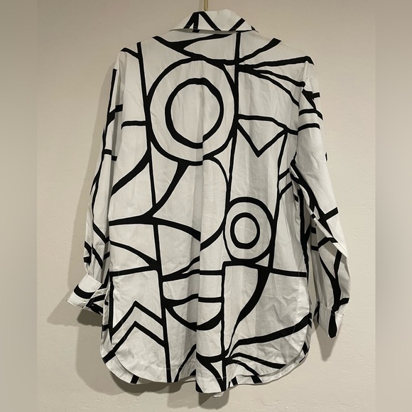 Finley Graphic Button Up - Picture 3 of 4